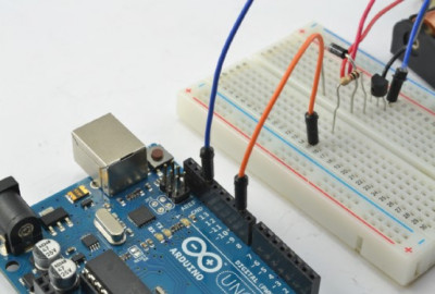 Подключение макетной платы к Arduino