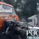 На видео попала Lada Niva, которую сдавило всмятку из-за жесткого ДТП с «КамАЗом» – Газета.Ru | Новости